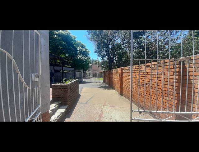 4 BEDROOM FREESTANDING FOR SALE IN BIRCHLEIGH